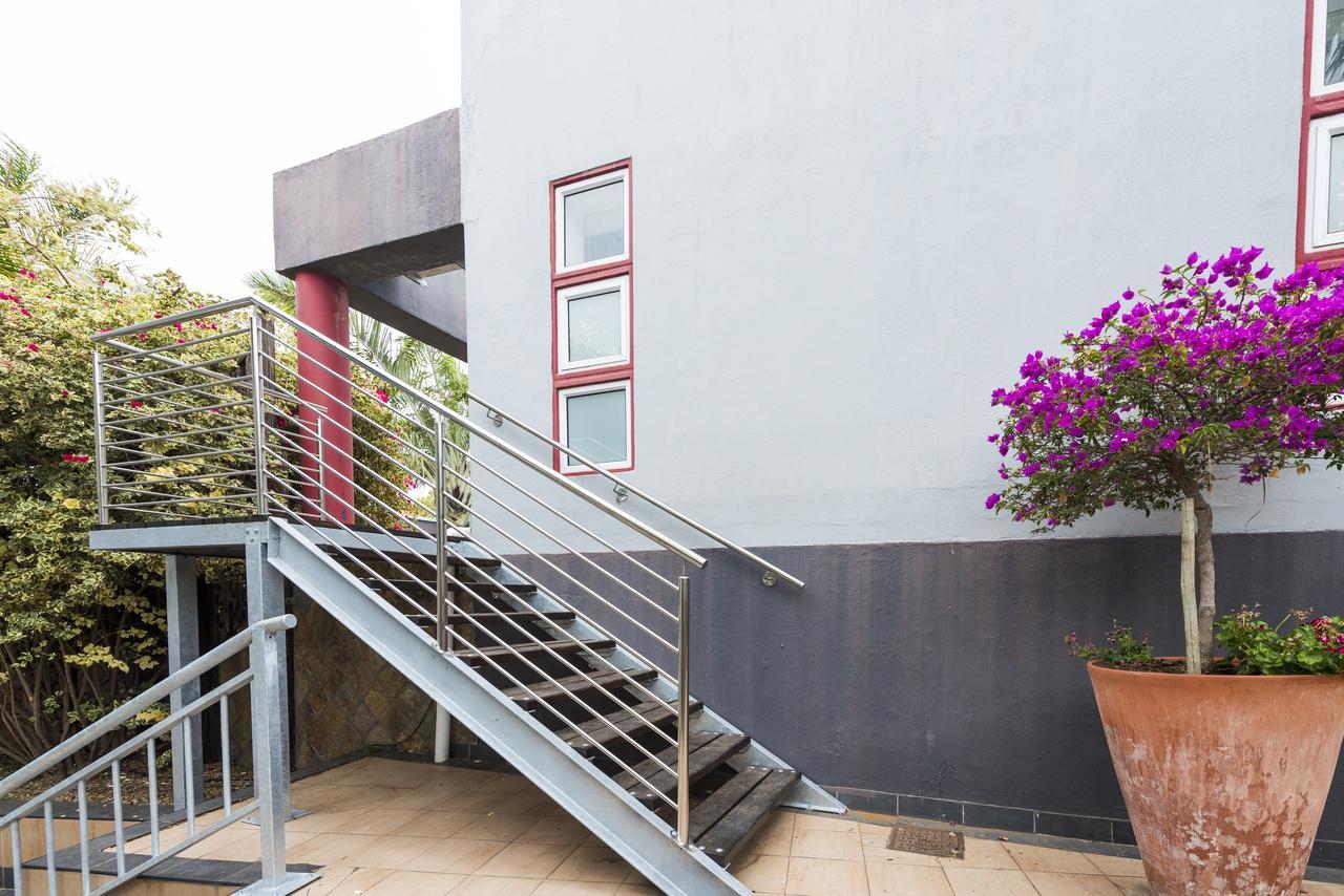 Whispering Palms Apartment Port Elizabeth Exterior photo